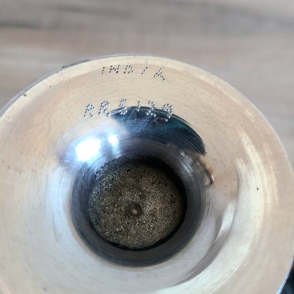 Set of 2 decorative etched/engraved metal flute vine goblets with floral design. - Picture 6 of 9